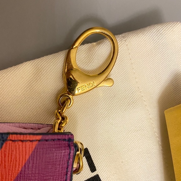 Fendi coin bag key chain - Picture 4 of 5